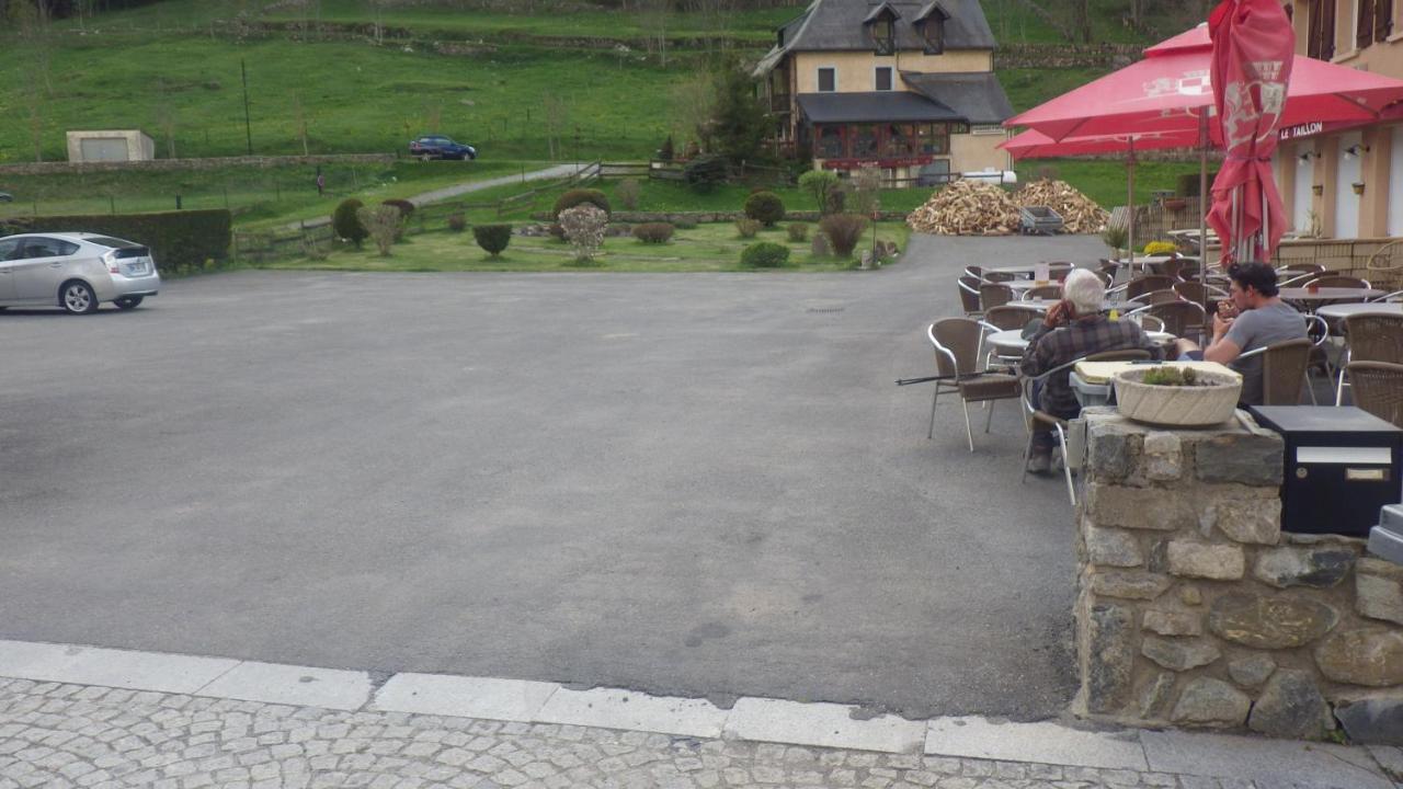 Le Taillon Gedre Exterior photo